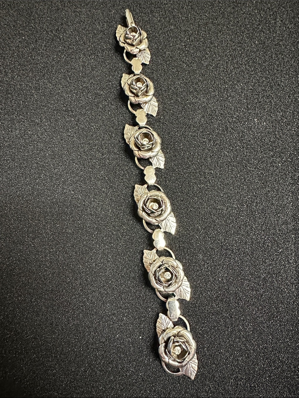 Vintage Silver-Tone Rose Rhinestone & Leaf Link Bracelet – 3D Floral Cottagecore